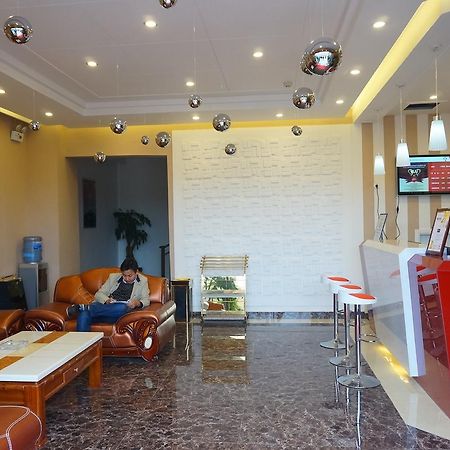 Thank Inn Chain Hotel Guizhou Zunyi Huichuan District Huichuan Avenue Экстерьер фото